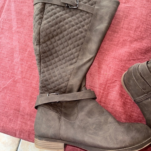 Torrid Knee High Zipper boots 11.5WW - Picture 5 of 5